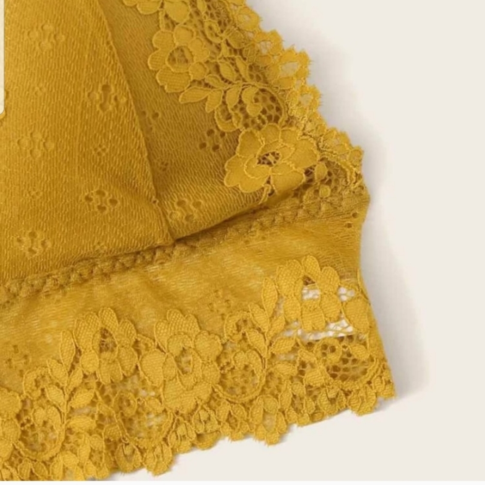 *Lace Bralette * - Picture 4 of 4